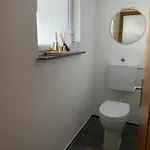 Tdy Tla Housing & Guest Apartament