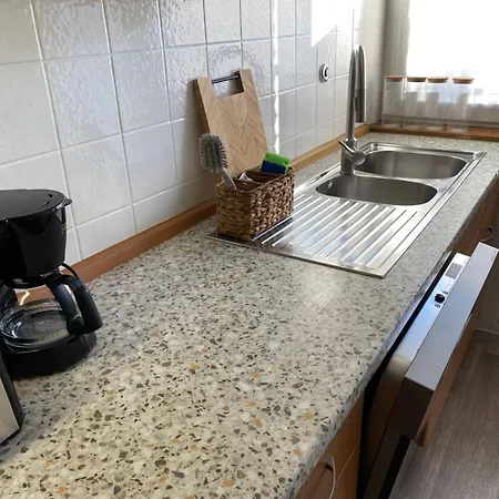 Tdy Tla Housing & Guest Apartmán